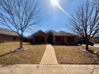 900 Grouse Road, Glenn Heights, TX 75154