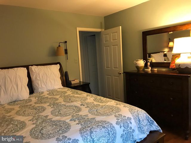 2276 CARTBRIDGE RD, Falls Church, VA 22043