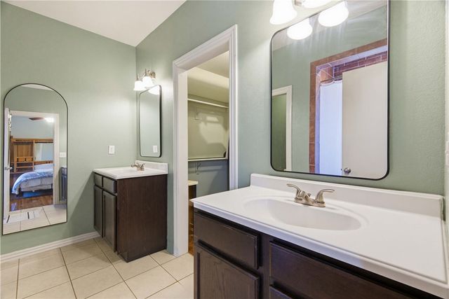 1349 Harmon Road, Fayetteville, AR 72704