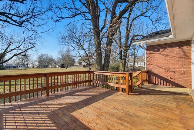 1349 Harmon Road, Fayetteville, AR 72704