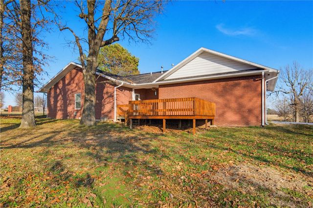 1349 Harmon Road, Fayetteville, AR 72704