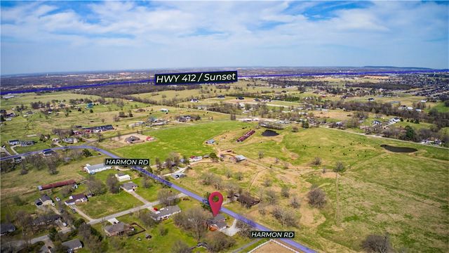 1349 Harmon Road, Fayetteville, AR 72704