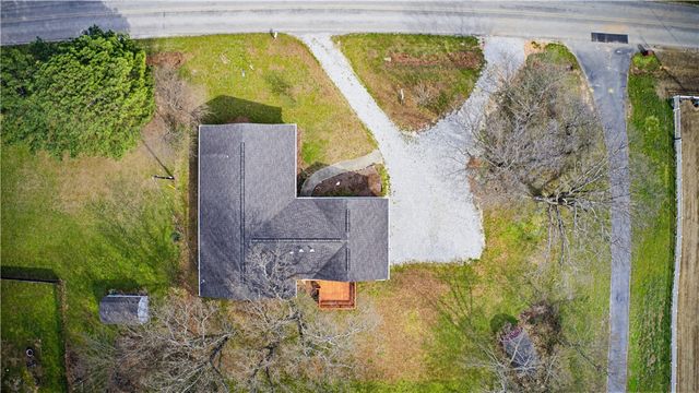 1349 Harmon Road, Fayetteville, AR 72704