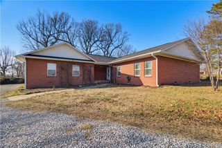 1349 Harmon Road, Fayetteville, AR 72704