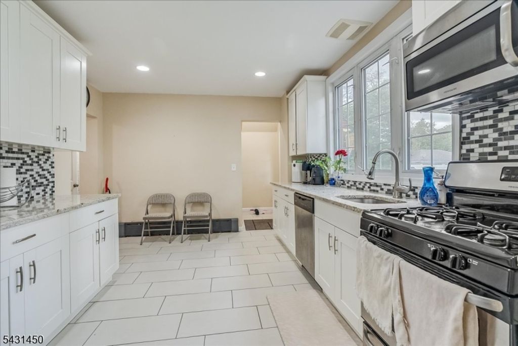 11 Alps Rd, Wayne Twp., NJ 07470 — photo 5