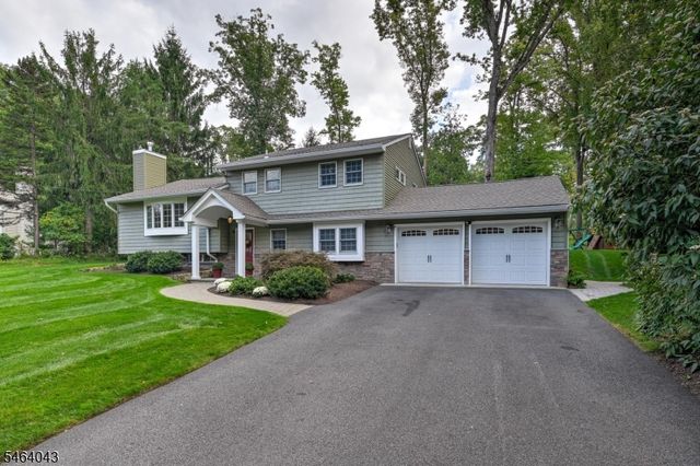 44 Northview Dr, Morris Plains Boro, NJ 07950