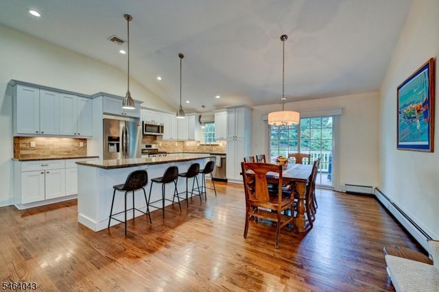 44 Northview Dr, Morris Plains Boro, NJ 07950