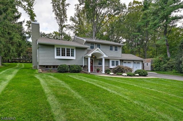 44 Northview Dr, Morris Plains Boro, NJ 07950