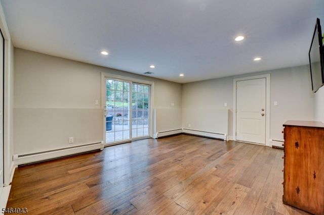 44 Northview Dr, Morris Plains Boro, NJ 07950