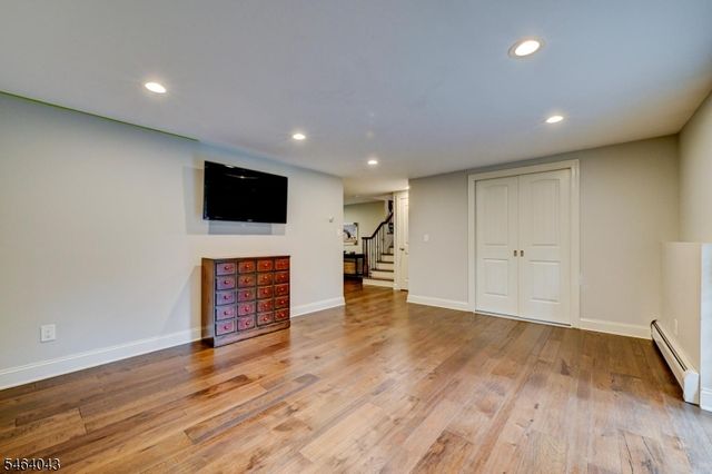 44 Northview Dr, Morris Plains Boro, NJ 07950
