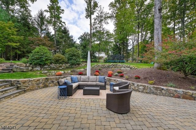 44 Northview Dr, Morris Plains Boro, NJ 07950
