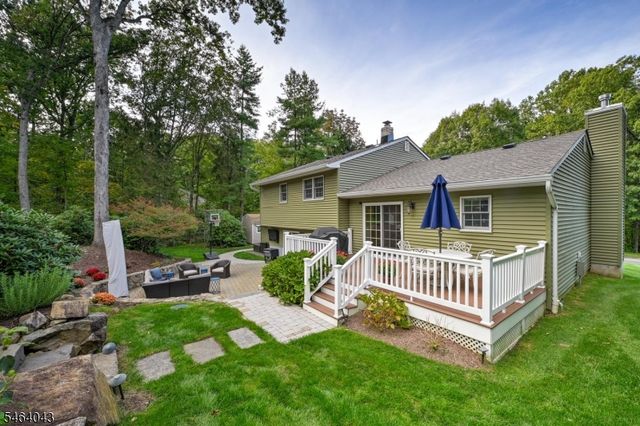 44 Northview Dr, Morris Plains Boro, NJ 07950