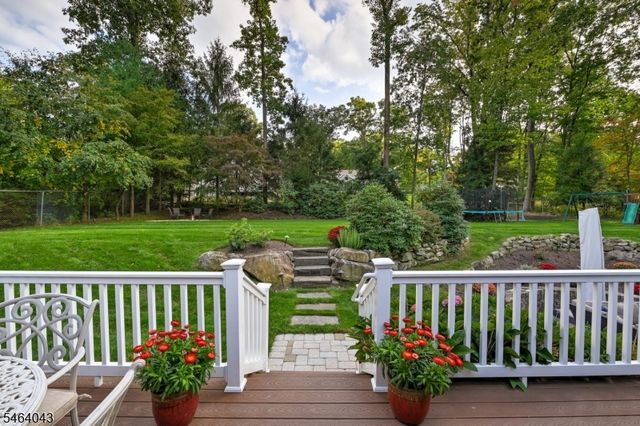 44 Northview Dr, Morris Plains Boro, NJ 07950