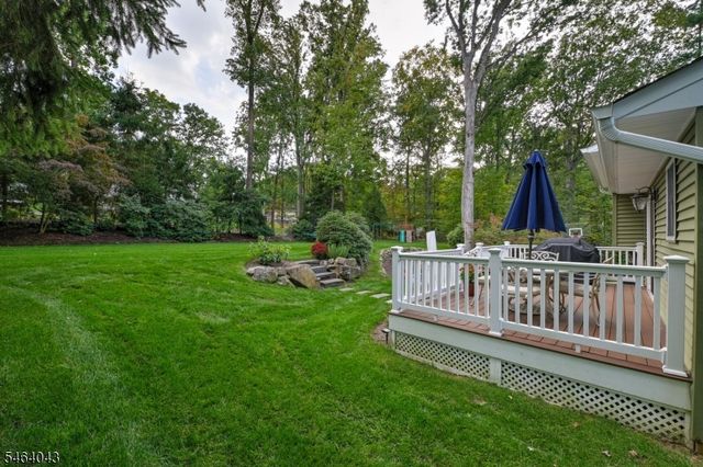 44 Northview Dr, Morris Plains Boro, NJ 07950