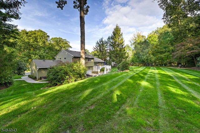 44 Northview Dr, Morris Plains Boro, NJ 07950