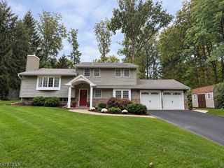 44 Northview Dr, Morris Plains Boro, NJ 07950