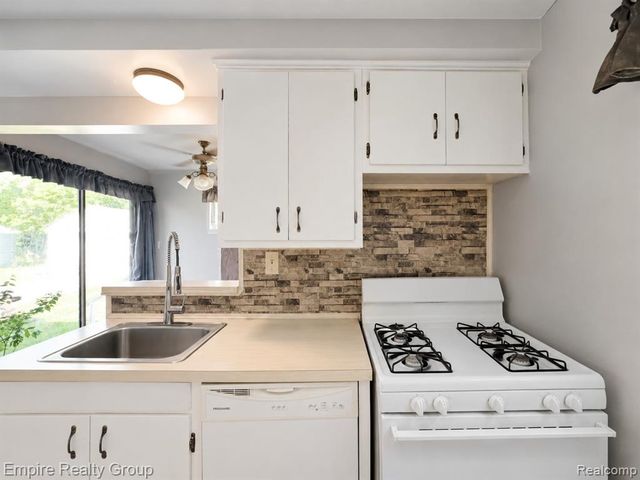 12852 Wormer, Redford, MI 48239