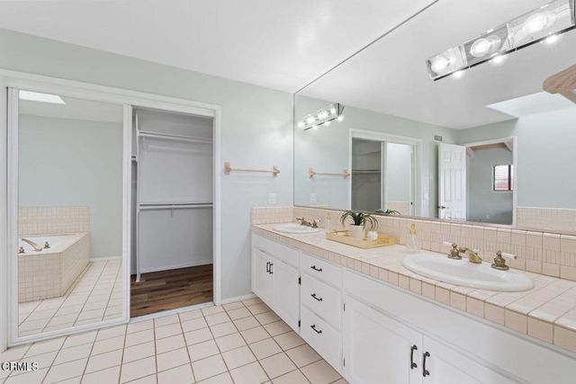 5120 Seabreeze Way, Oxnard, CA 93035