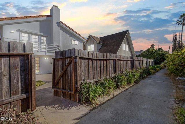 5120 Seabreeze Way, Oxnard, CA 93035