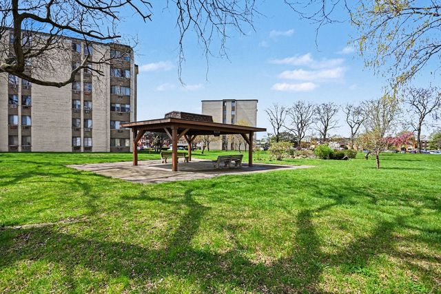 9720 S Pulaski Road 102, Oak Lawn, IL 60453