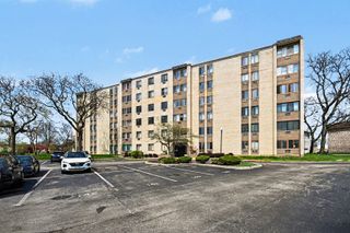 9720 S Pulaski Road 102, Oak Lawn, IL 60453