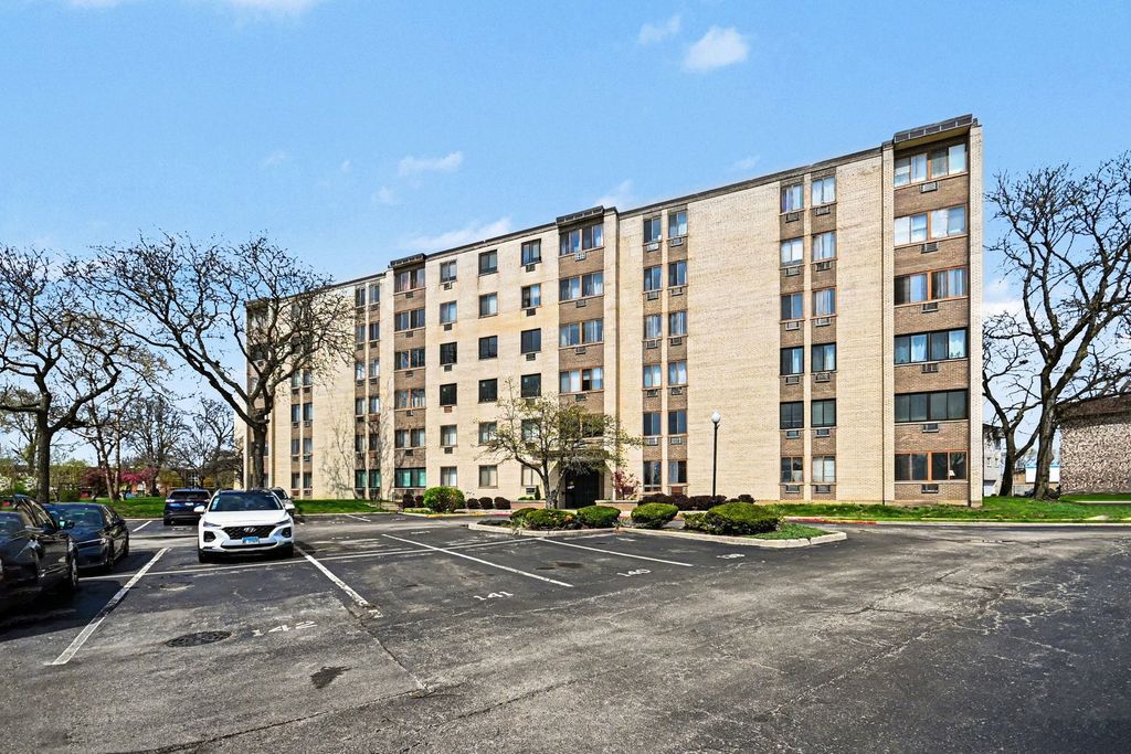 9720 S Pulaski Road 102, Oak Lawn, IL 60453