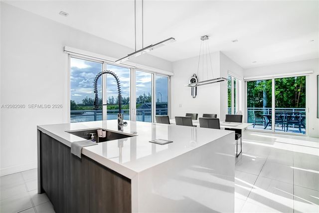 6100 N Ocean Drive 2N, Hollywood, FL 33019