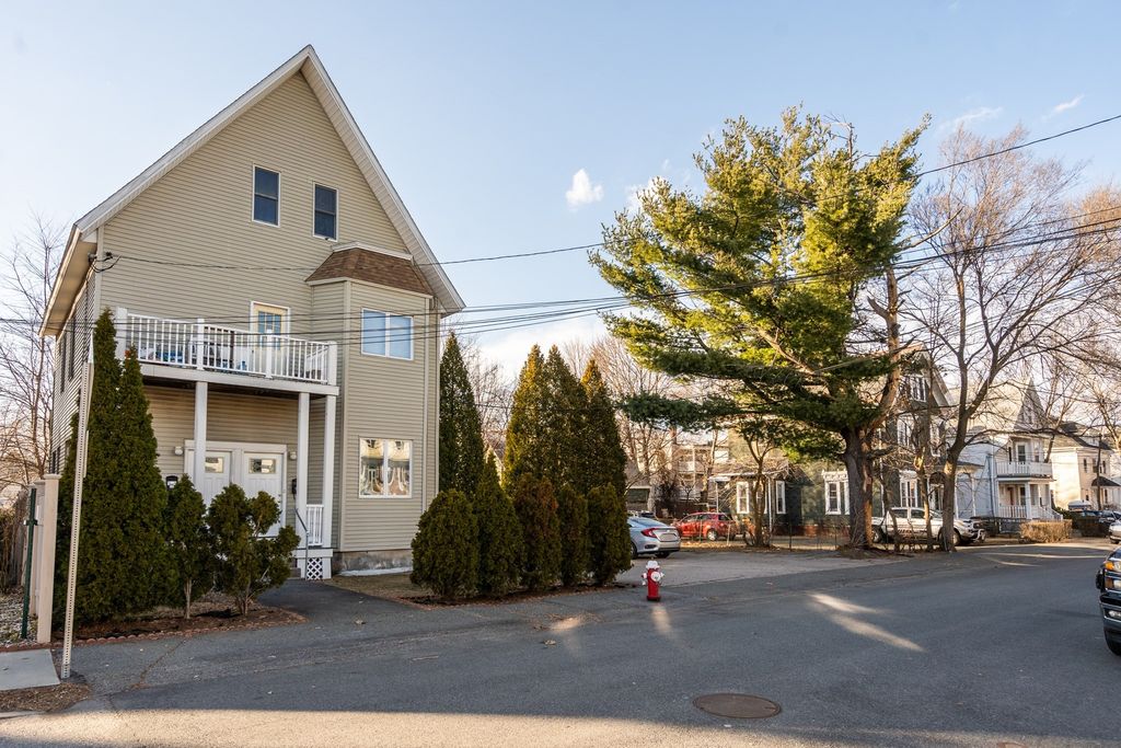 55 Elton Avenue 3, Watertown, MA 02472