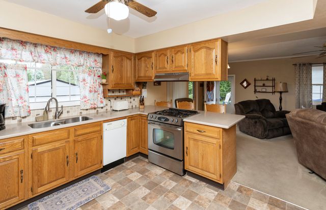 219 Palomino Parkway, Des Moines, IA 50320