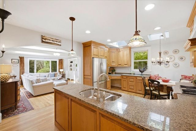 103 Lewis Ave, Walpole, MA 02081