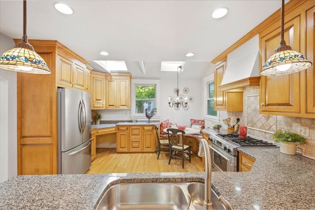 103 Lewis Ave, Walpole, MA 02081
