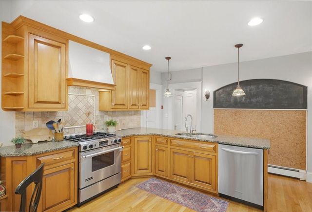 103 Lewis Ave, Walpole, MA 02081