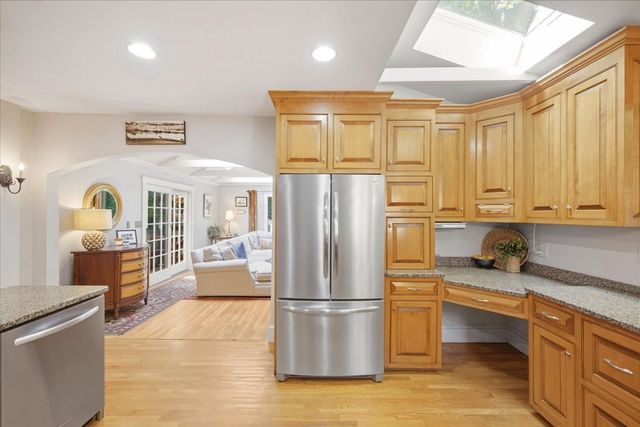 103 Lewis Ave, Walpole, MA 02081