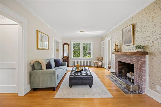 103 Lewis Ave, Walpole, MA 02081