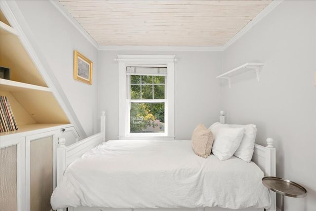 103 Lewis Ave, Walpole, MA 02081