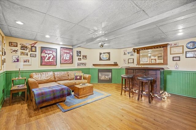103 Lewis Ave, Walpole, MA 02081