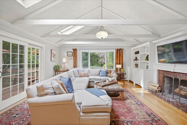 103 Lewis Ave, Walpole, MA 02081