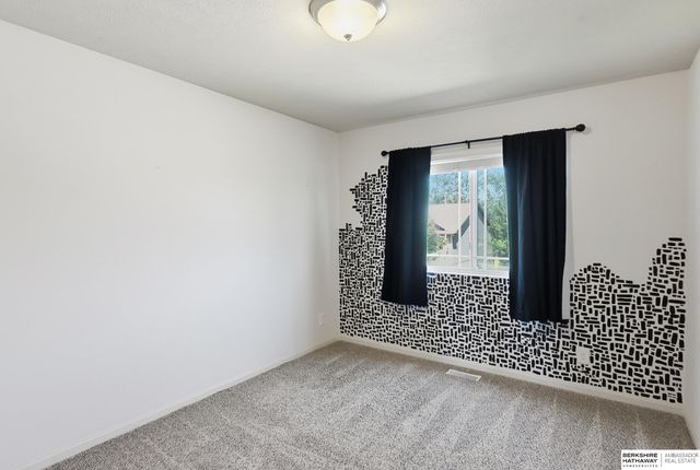 8162 S 186th Street, Omaha, NE 68136