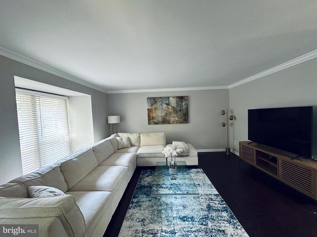 46810 GRAHAM COVE SQ, Sterling, VA 20165