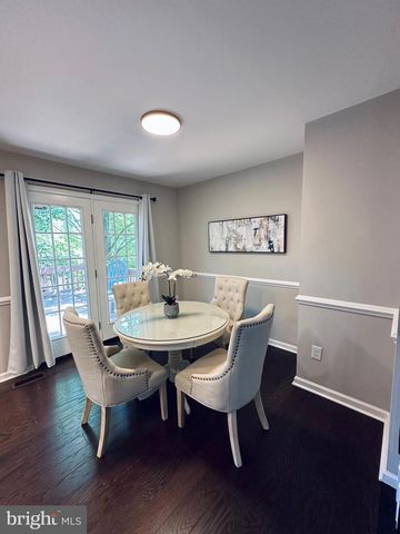 46810 GRAHAM COVE SQ, Sterling, VA 20165