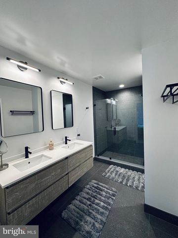 46810 GRAHAM COVE SQ, Sterling, VA 20165