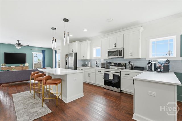 2001 E 38th Street, Savannah, GA 31404