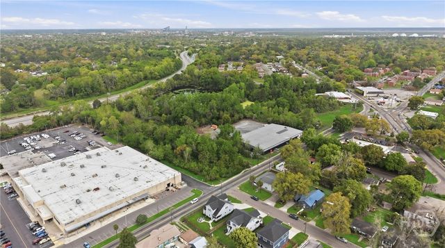 2001 E 38th Street, Savannah, GA 31404