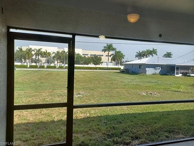 1109 SE 5th CT, Cape Coral, FL 33990