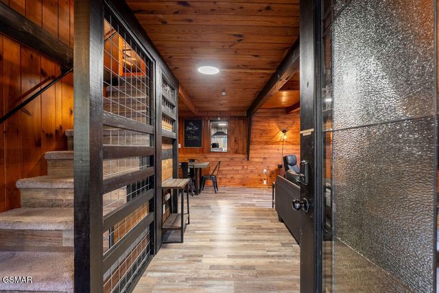 1043 Ski Mountain Road, Gatlinburg, TN 37738