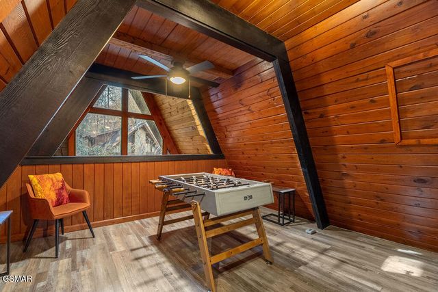 1043 Ski Mountain Road, Gatlinburg, TN 37738