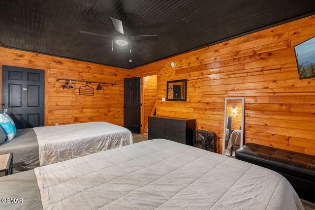 1043 Ski Mountain Road, Gatlinburg, TN 37738