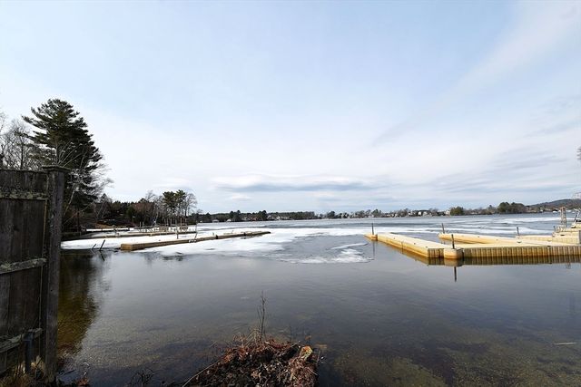 16 Black Point Rd, Webster, MA 01570