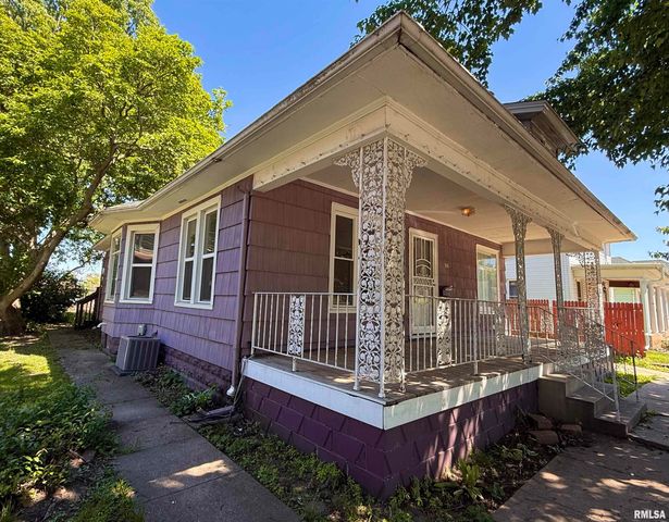 614 S 12TH Street, Pekin, IL 61554