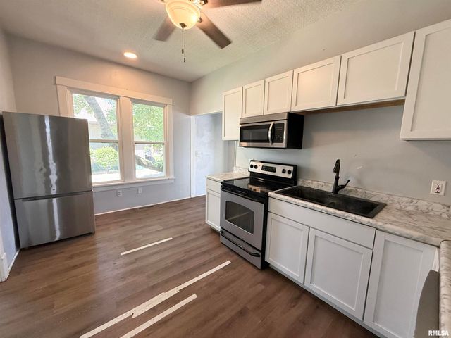 614 S 12TH Street, Pekin, IL 61554